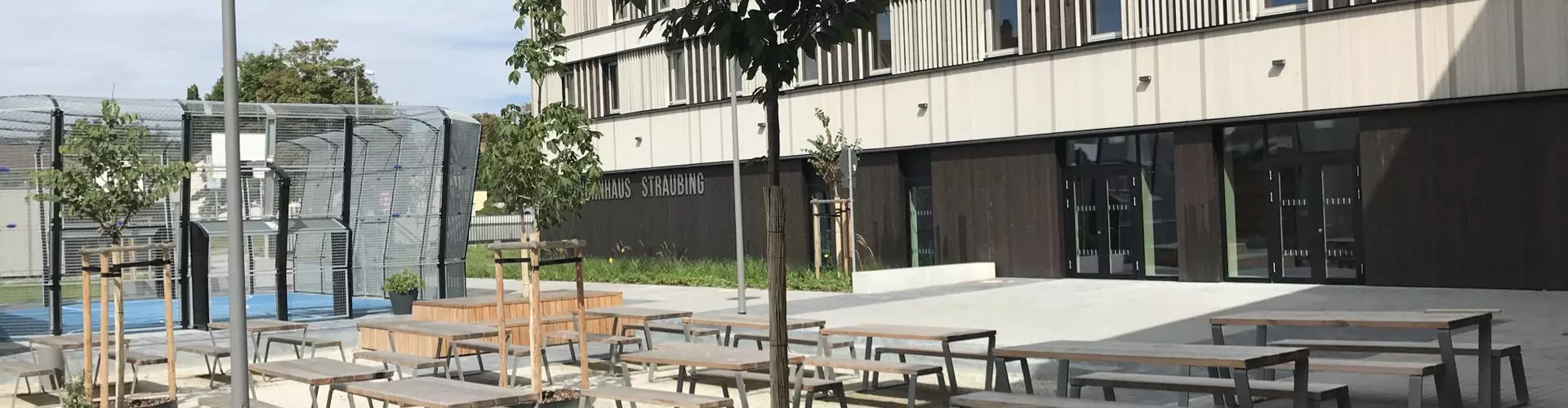 Mit Beginn des neuen Schuljahres 2025/26 kommen die ersten Blockschüler in das neu gebaute Jugendwohnhaus des Berufsschulverbands Straubing-Bogen in Straubing.
