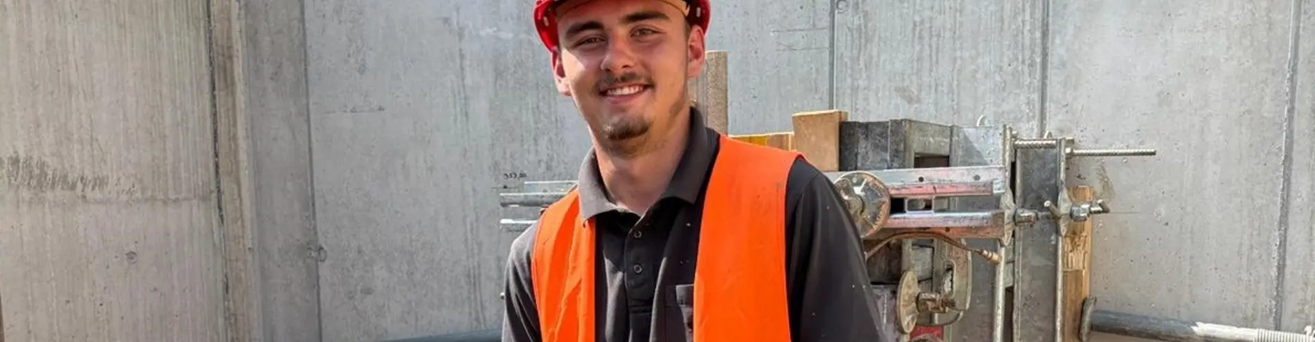 Julien (21) hat die Ausbildung zum Beton- und Stahlbetonbauer bei Wadle Bau abgeschlossen.