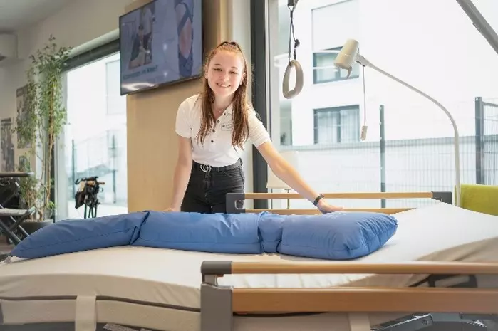 Gerade bei längerer Bettlägerigkeit ist die richtige Ausstattung entscheidend, um die Heilung zu unterstützen. Foto: Zimmermann-vital Gerade bei längerer Bettlägerigkeit ist die richtige Ausstattung entscheidend, um die Heilung zu unterstützen. Foto: Zimmermann-vital