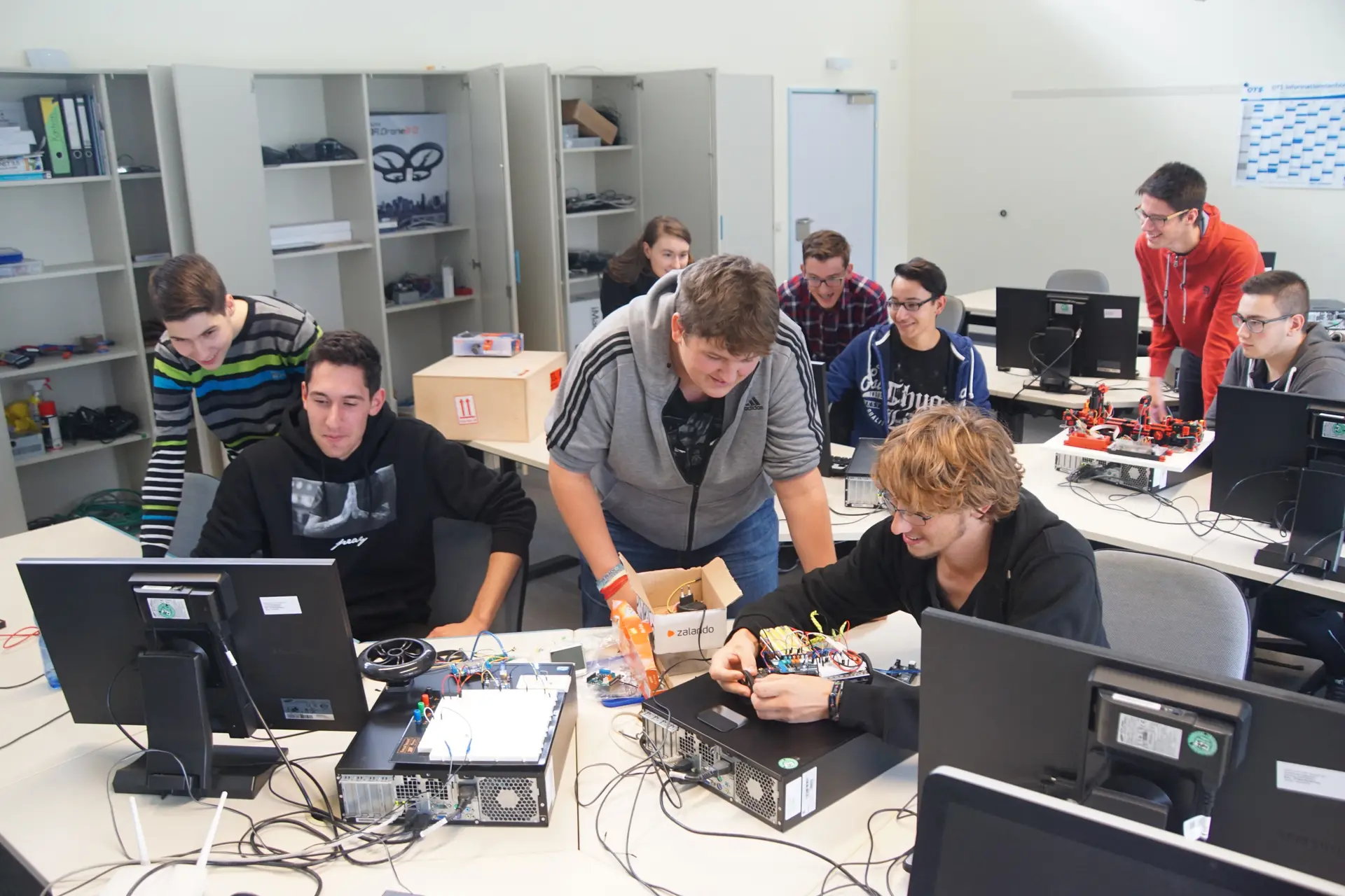 Die EDV-Schulen in Plattling vermitteln IT-Wissen. Foto: EDV-Schulen Plattling Die EDV-Schulen in Plattling vermitteln IT-Wissen. Foto: EDV-Schulen Plattling