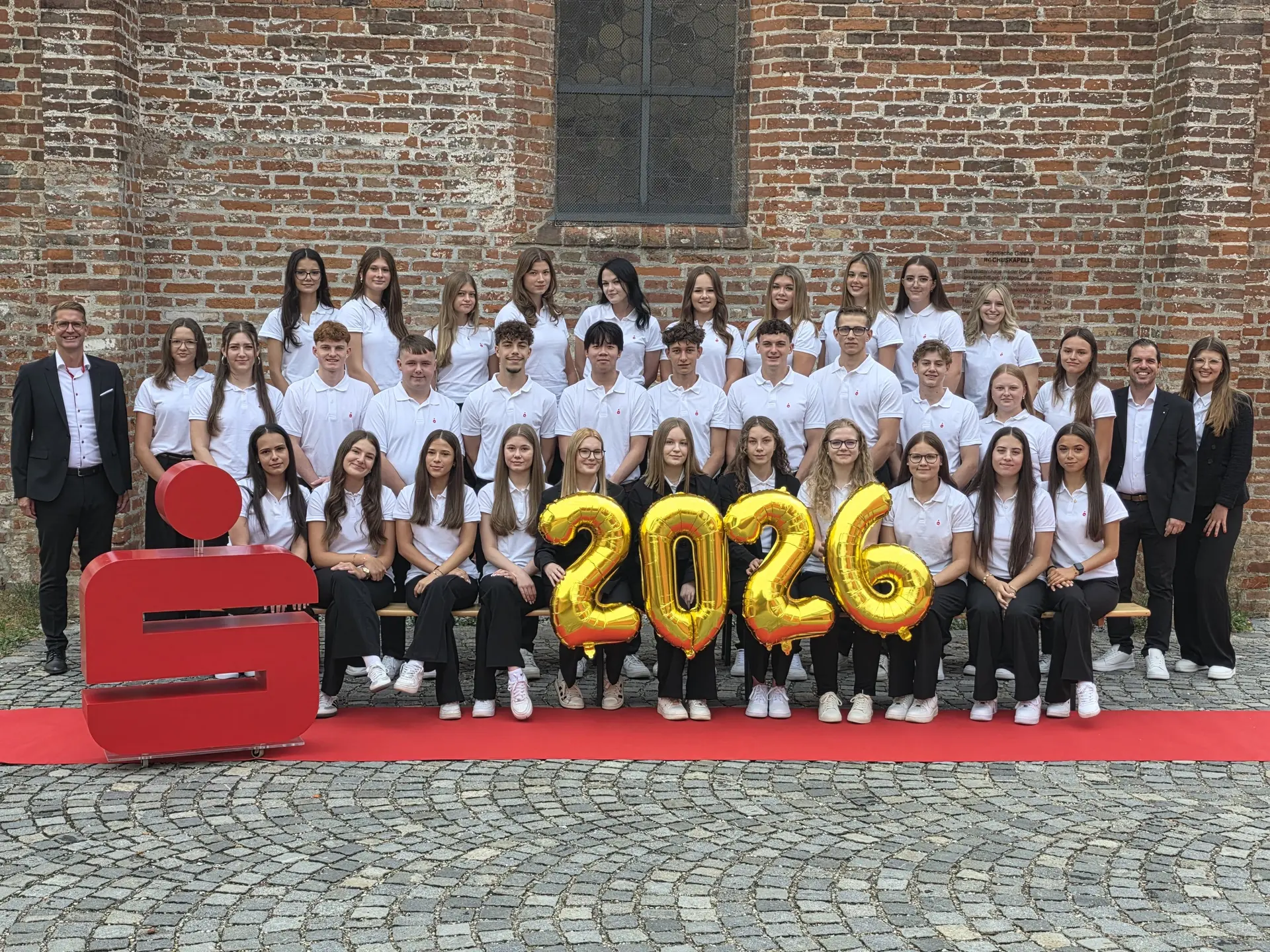 Die Neuen: 34 junge Leute haben gerade die Ausbildung bei der Sparkasse begonnen.